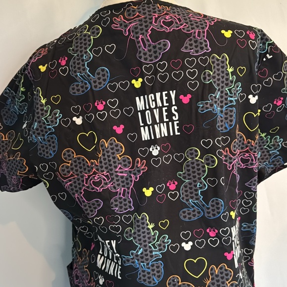💜3/$15 Disney “Mickey Loves Minnie” Scrub - Picture 6 of 9